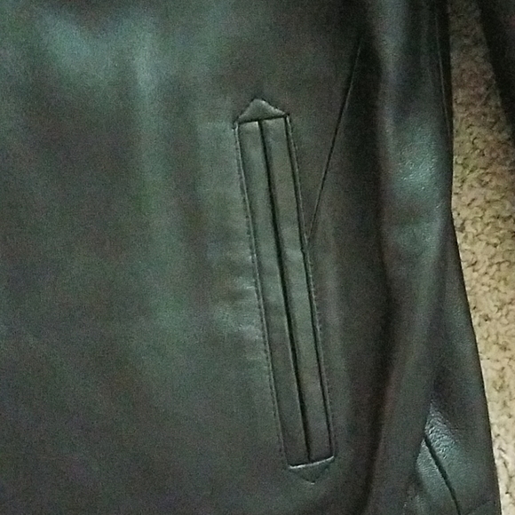 Classic Leather Jacket - Picture 4 of 7